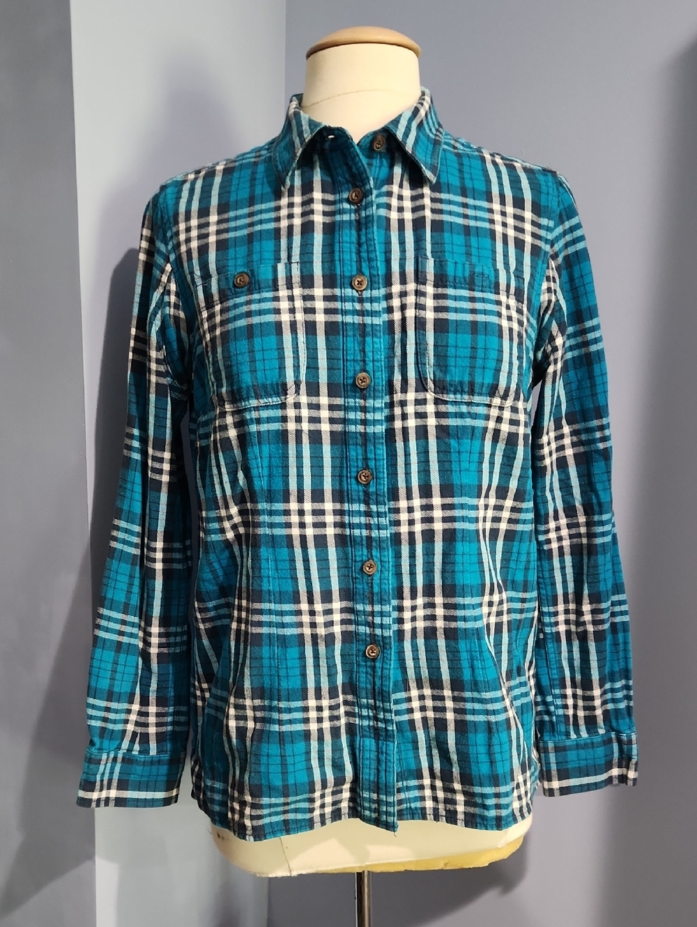 Duluth Trading Co. plaid flannel shirt Size Small